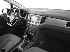 Volkswagen Golf (2017) thumbnail 4
