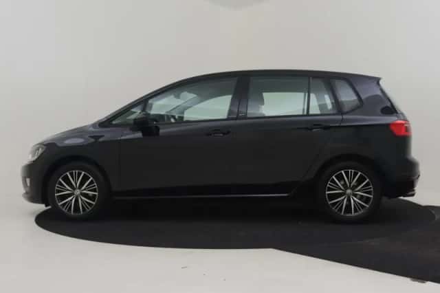 Volkswagen Golf (2017) thumbnail 3