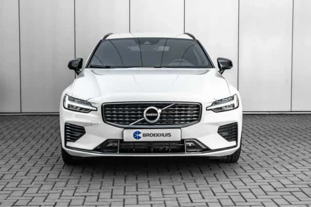 Volvo V60 (2021) thumbnail 3