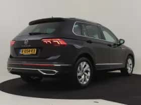 Volkswagen Tiguan (2021) thumbnail 2