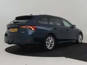 Škoda Octavia (2021) thumbnail 2