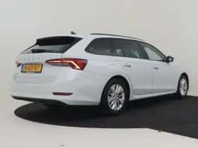 Škoda Octavia (2021) thumbnail 2