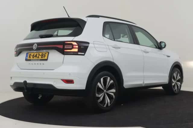 Volkswagen T-Cross (2019) thumbnail 2