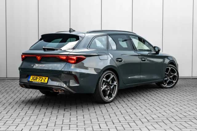 CUPRA Leon Sportstourer (2024) thumbnail 2
