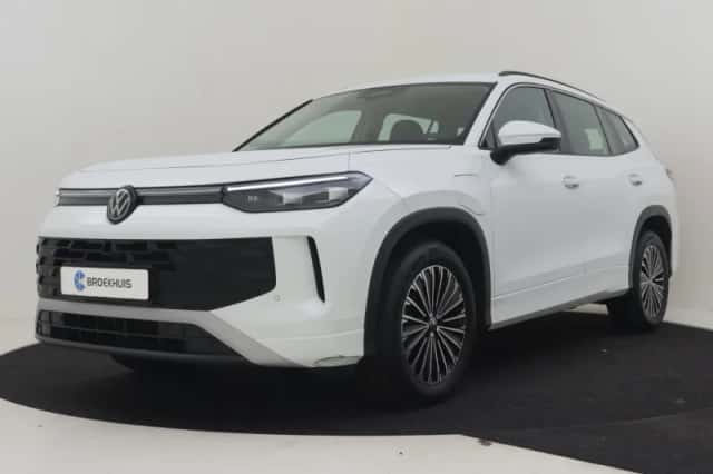 Volkswagen Tayron (2025) thumbnail 1