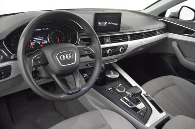 Audi A4 (2016) thumbnail 4