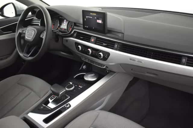 Audi A4 (2016) thumbnail 6