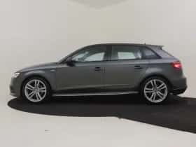Audi A3 (2018) thumbnail 3