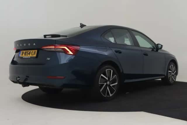 Škoda Octavia (2022) thumbnail 2