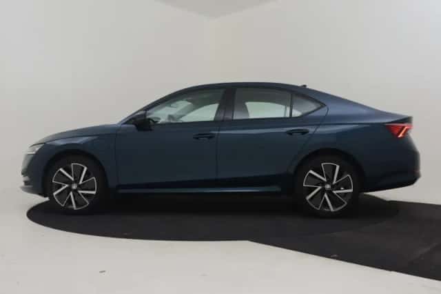 Škoda Octavia (2022) thumbnail 3