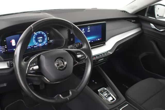 Škoda Octavia (2022) thumbnail 4