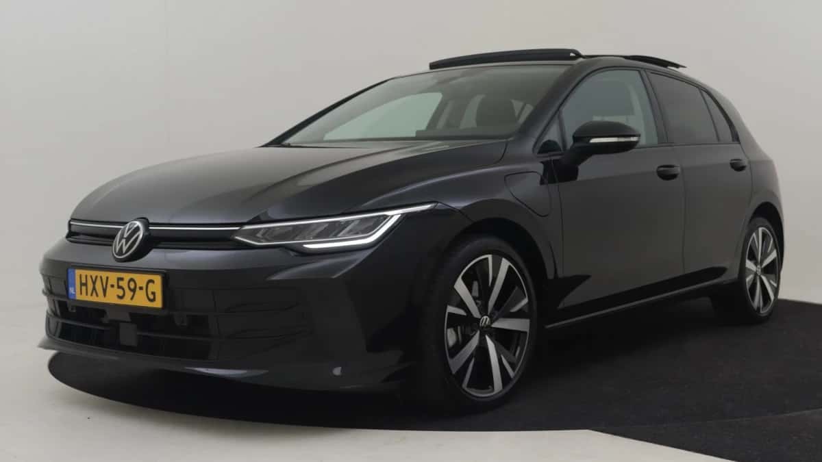 Volkswagen Golf (2025) — foto 1