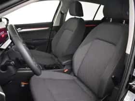 Volkswagen Golf (2025) thumbnail 8