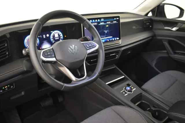 Volkswagen Tiguan (2025) thumbnail 4