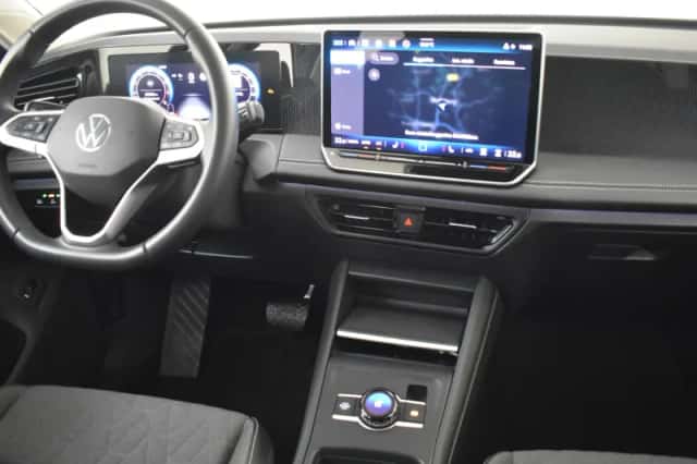 Volkswagen Tiguan (2025) thumbnail 5