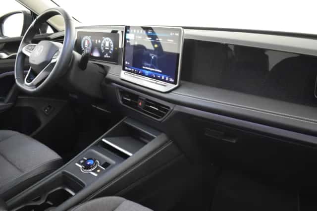 Volkswagen Tiguan (2025) thumbnail 6
