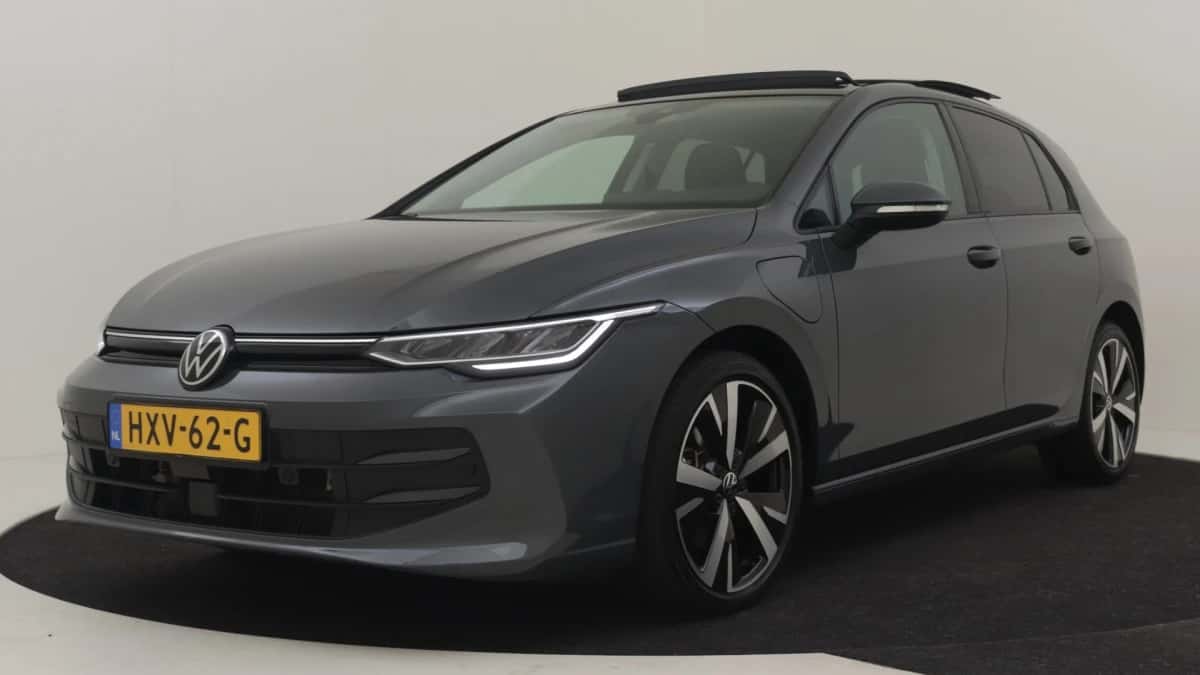 Volkswagen Golf (2025) — foto 1
