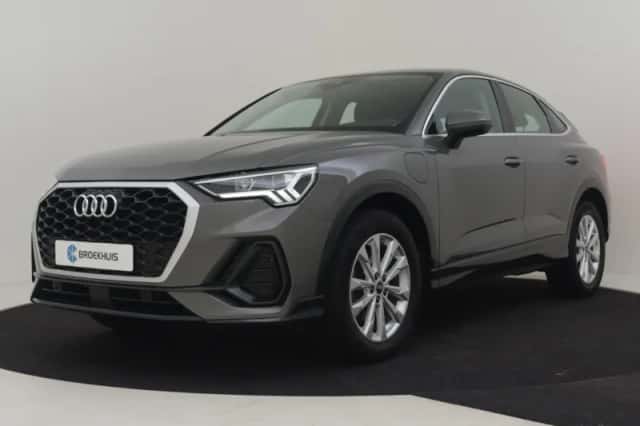 Audi Q3 (2021) thumbnail 1