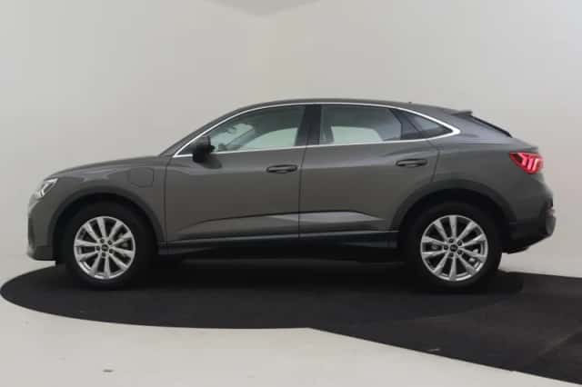 Audi Q3 (2021) thumbnail 3
