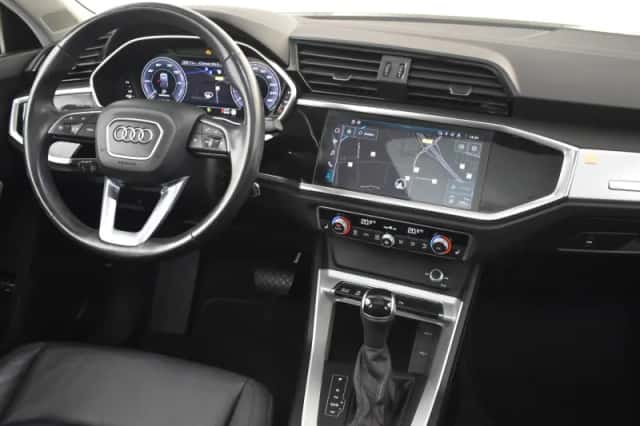 Audi Q3 (2021) thumbnail 5