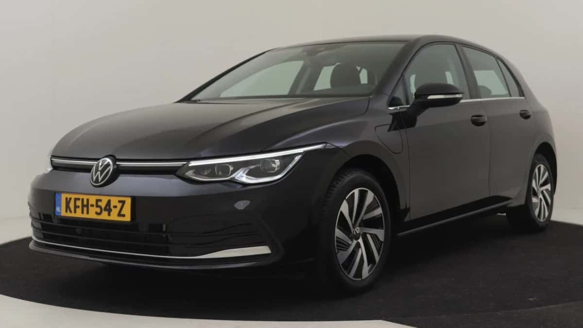 Volkswagen Golf (2023) — foto 1