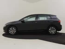 Volkswagen Golf (2023) thumbnail 3