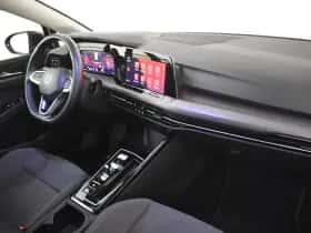 Volkswagen Golf (2023) thumbnail 6