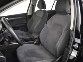 Volkswagen Golf (2023) thumbnail 7