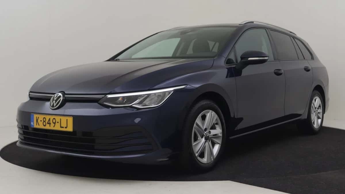 Volkswagen Golf (2021) — foto 1