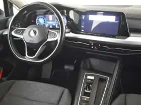 Volkswagen Golf (2021) thumbnail 4