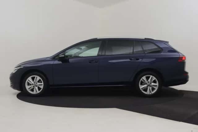 Volkswagen Golf (2021) thumbnail 3
