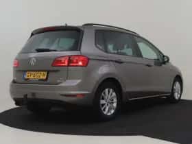 Volkswagen Golf (2015) thumbnail 2