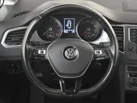 Volkswagen Golf (2015) thumbnail 11
