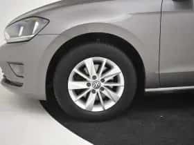 Volkswagen Golf (2015) thumbnail 24