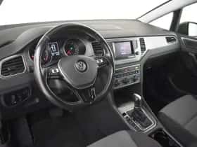 Volkswagen Golf (2015) thumbnail 4