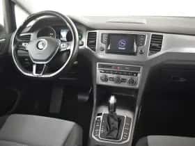 Volkswagen Golf (2015) thumbnail 5