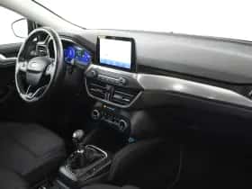 Ford Focus (2021) thumbnail 6