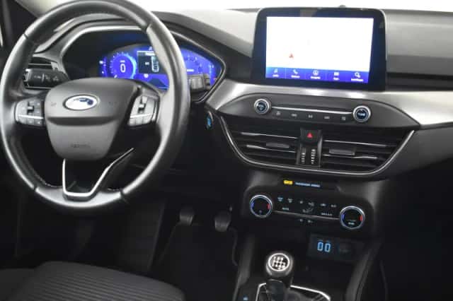 Ford Focus (2021) thumbnail 5