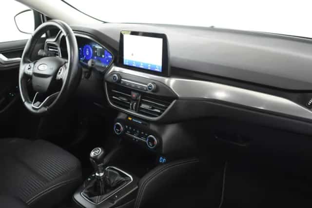 Ford Focus (2021) thumbnail 6