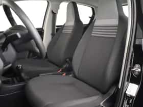 Volkswagen Up! (2022) thumbnail 6