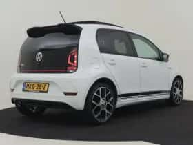Volkswagen Up! (2018) thumbnail 3