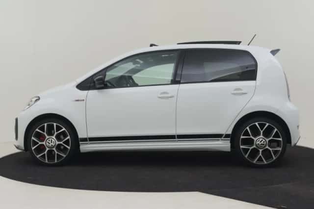 Volkswagen Up! (2018) thumbnail 2