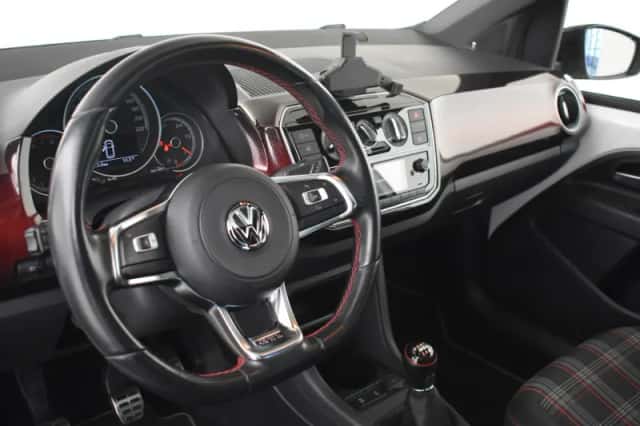 Volkswagen Up! (2018) thumbnail 4