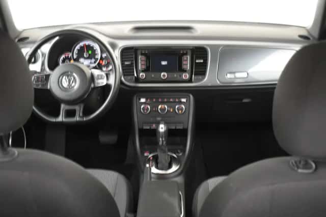 Volkswagen Beetle (2014) thumbnail 6