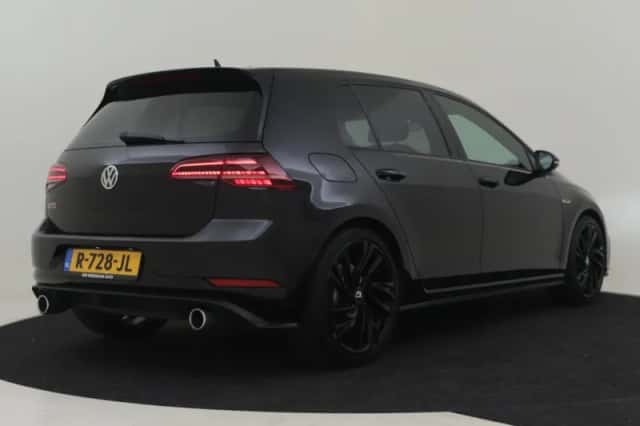 Volkswagen Golf (2019) thumbnail 2