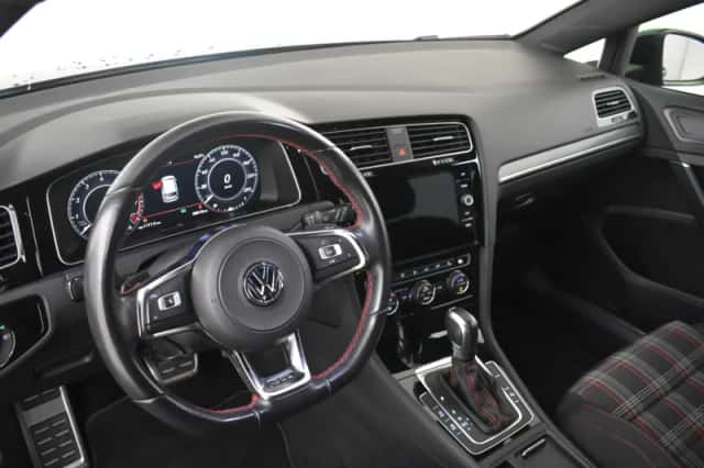 Volkswagen Golf (2019) thumbnail 4