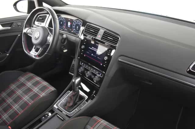 Volkswagen Golf (2019) thumbnail 6
