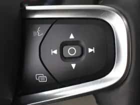 Volvo XC40 (2021) thumbnail 14