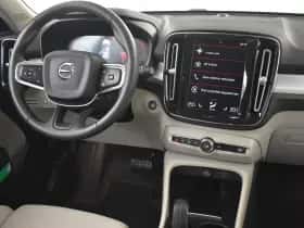 Volvo XC40 (2021) thumbnail 5