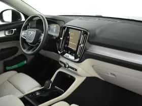 Volvo XC40 (2021) thumbnail 6